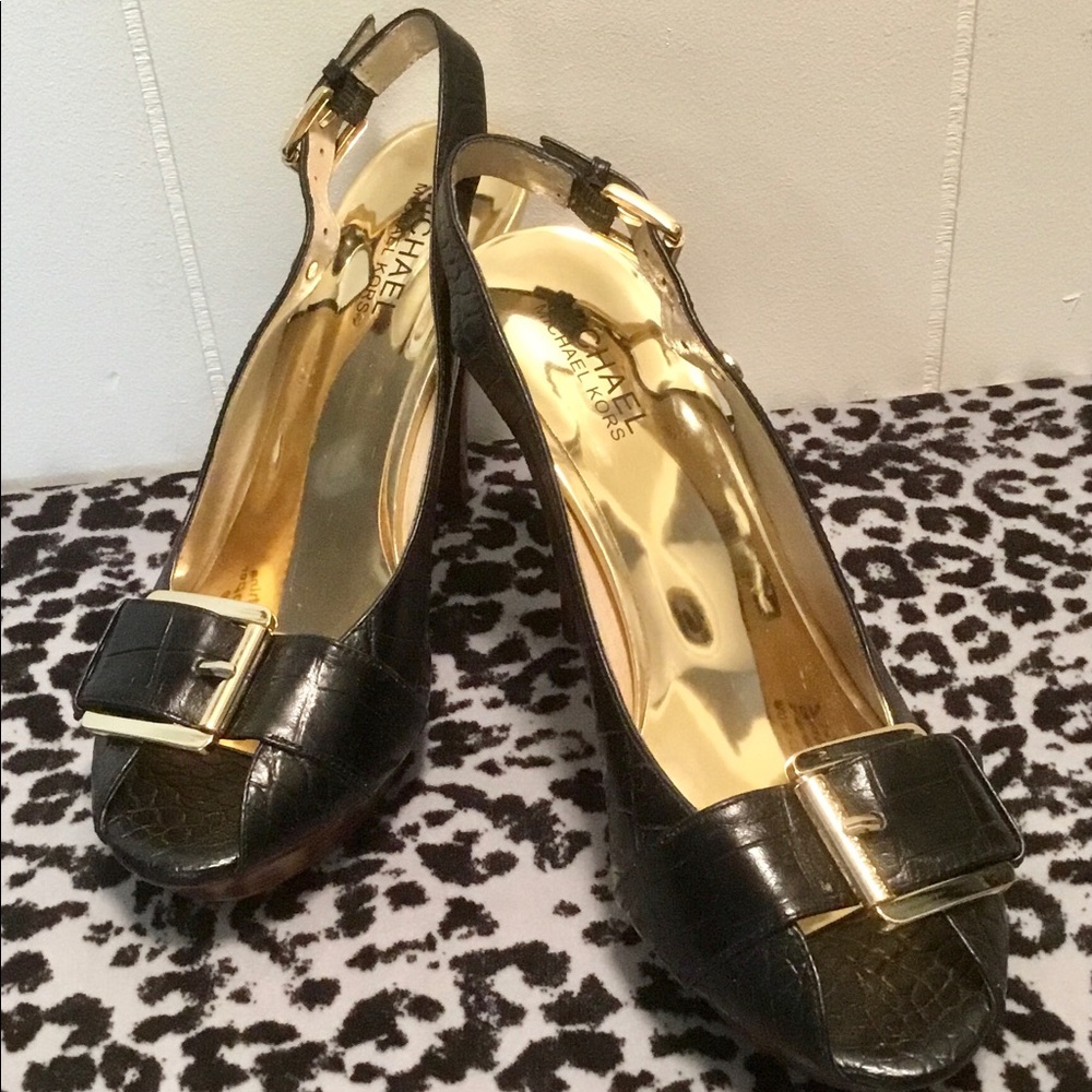 MICHAEL Michael Kors-Black-Sz 7.5-Peep Toe-Gold Buckle-Sling Back-4.5” Heels